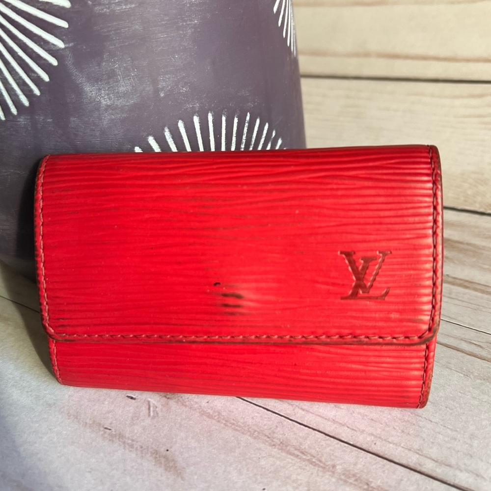 Louis Viutton Red Epi Key Holder - 6 Keys